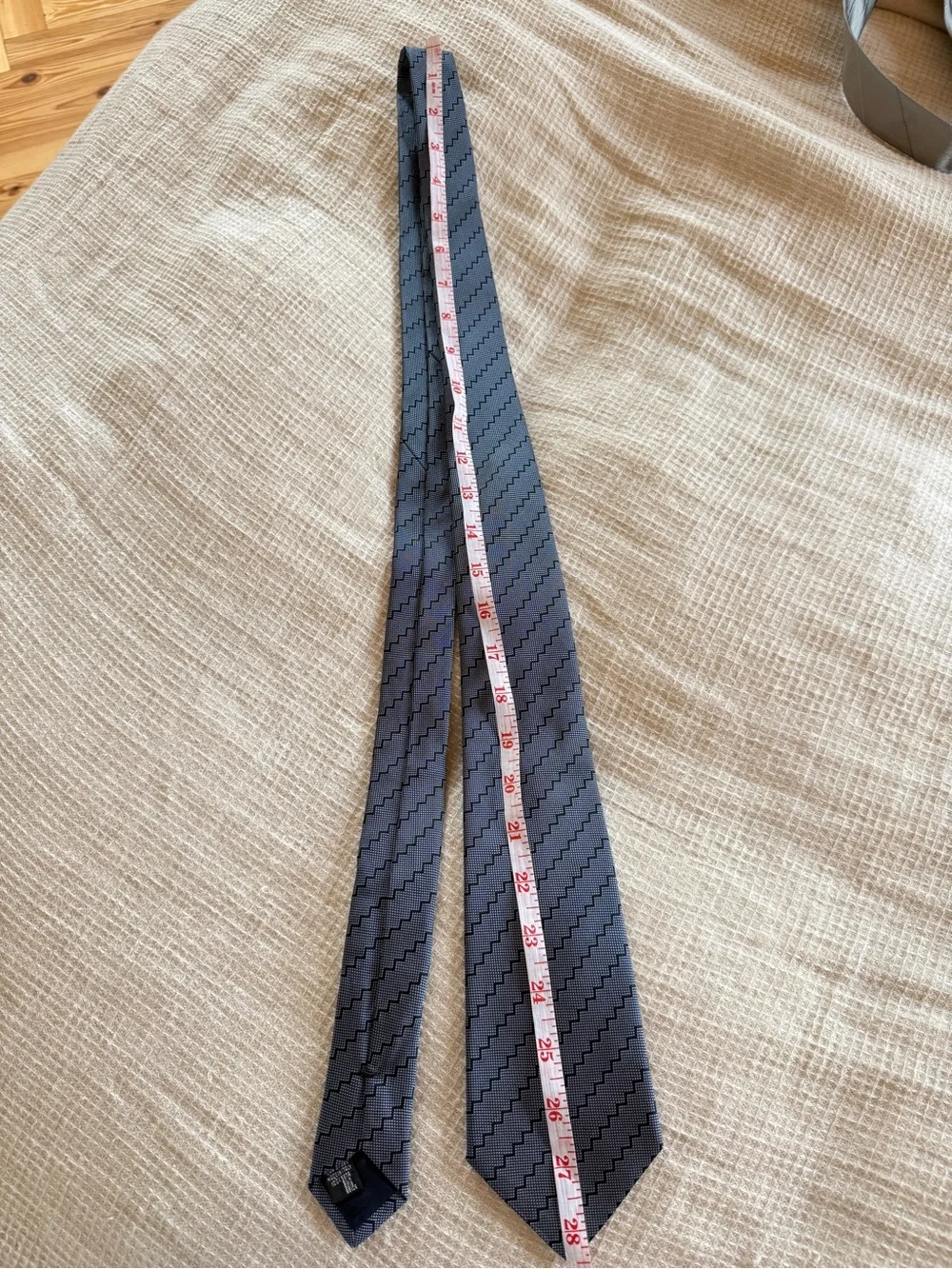 Emporio Armani Made in Italy 100% Silk Tie Navy Blue Geometric 3.25”